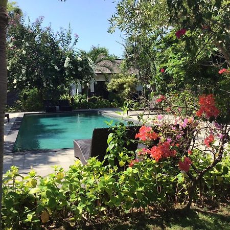 Taman Dewi Sri Villa Et Bungalow Пемутеран Экстерьер фото
