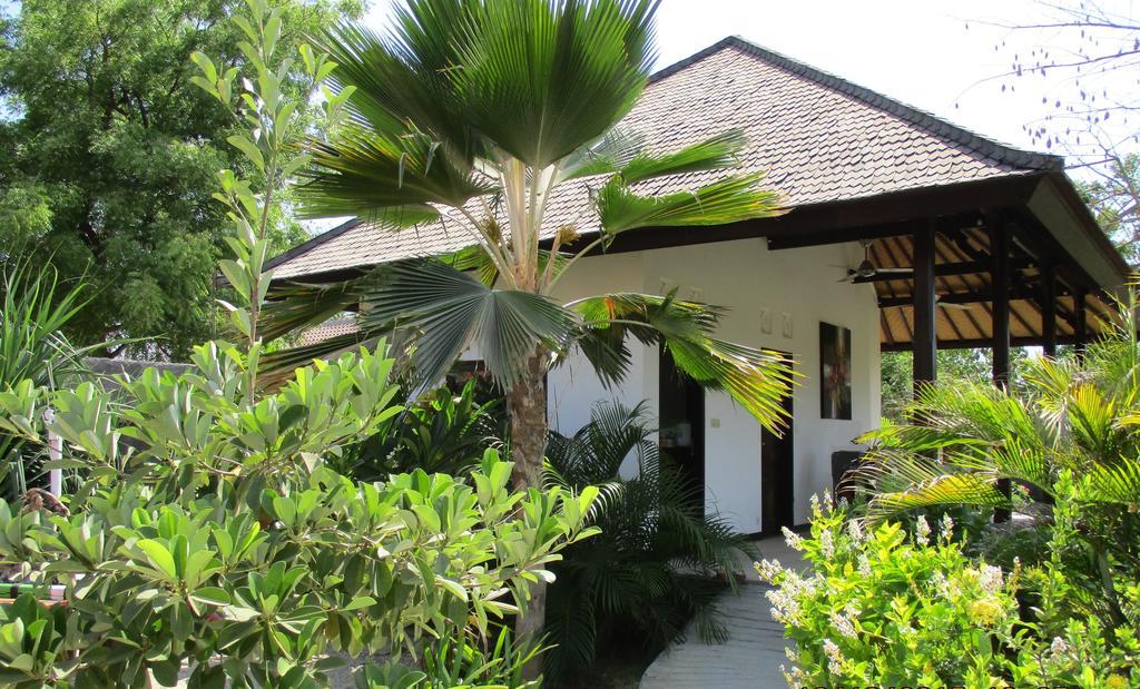 Taman Dewi Sri Villa Et Bungalow Пемутеран Экстерьер фото