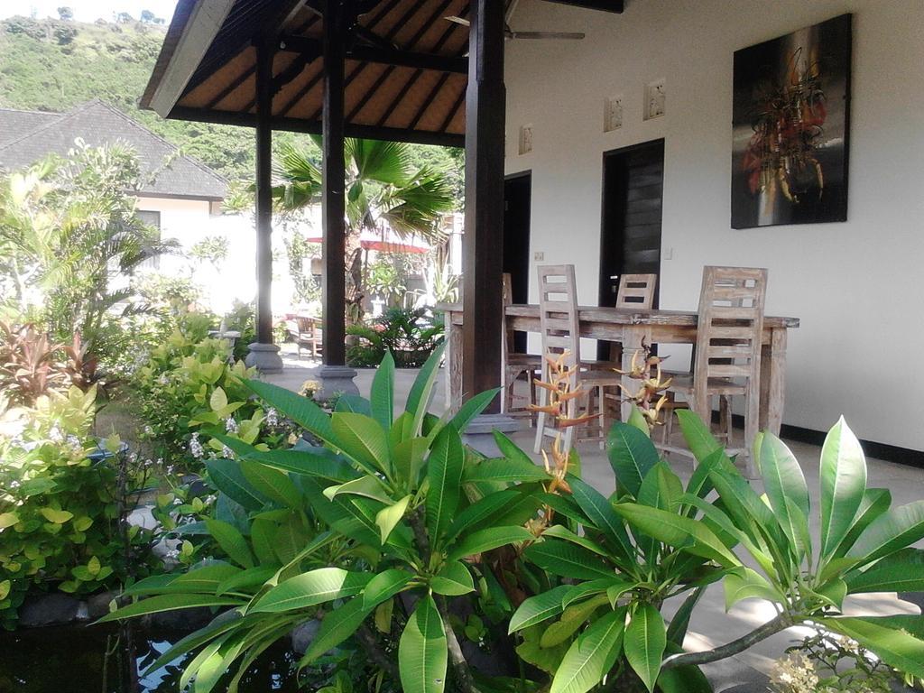 Taman Dewi Sri Villa Et Bungalow Пемутеран Экстерьер фото