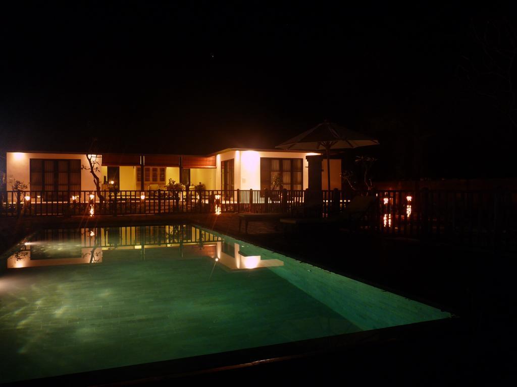 Taman Dewi Sri Villa Et Bungalow Пемутеран Экстерьер фото