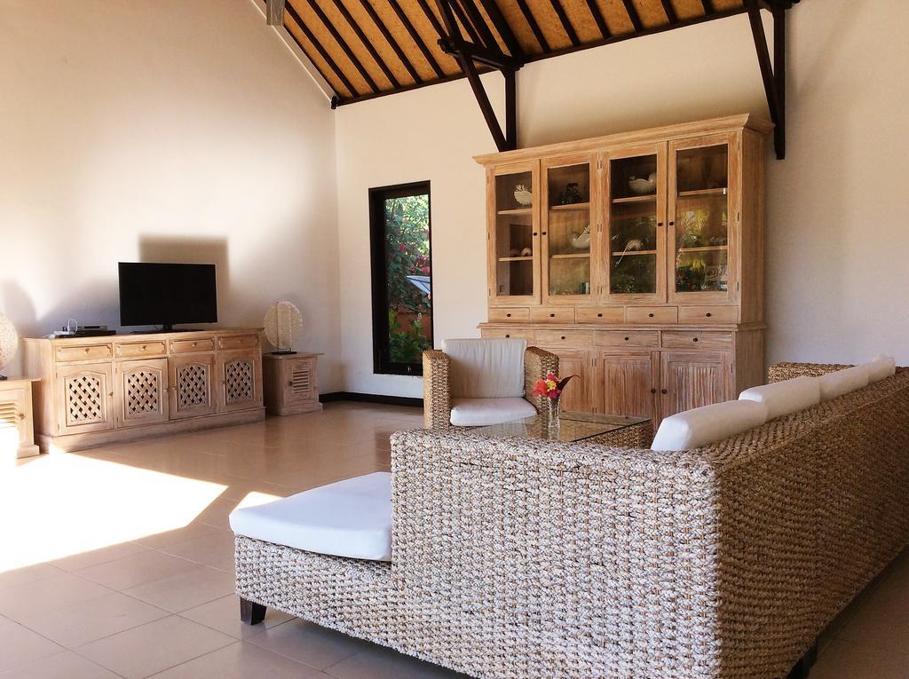 Taman Dewi Sri Villa Et Bungalow Пемутеран Экстерьер фото