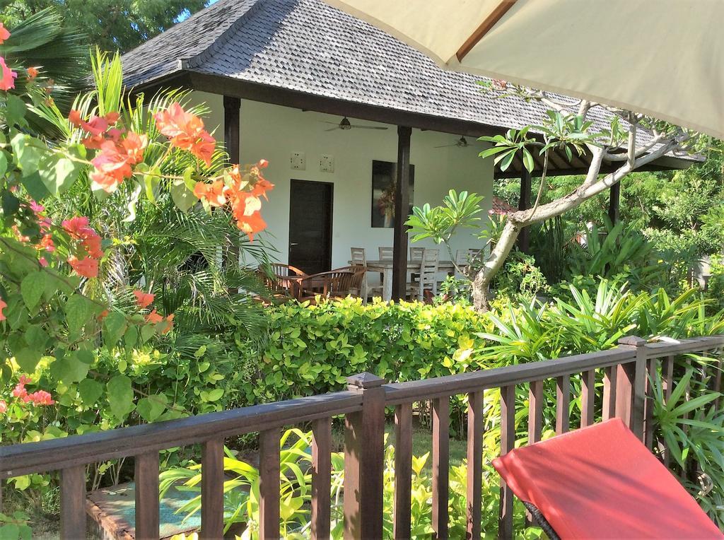 Taman Dewi Sri Villa Et Bungalow Пемутеран Экстерьер фото