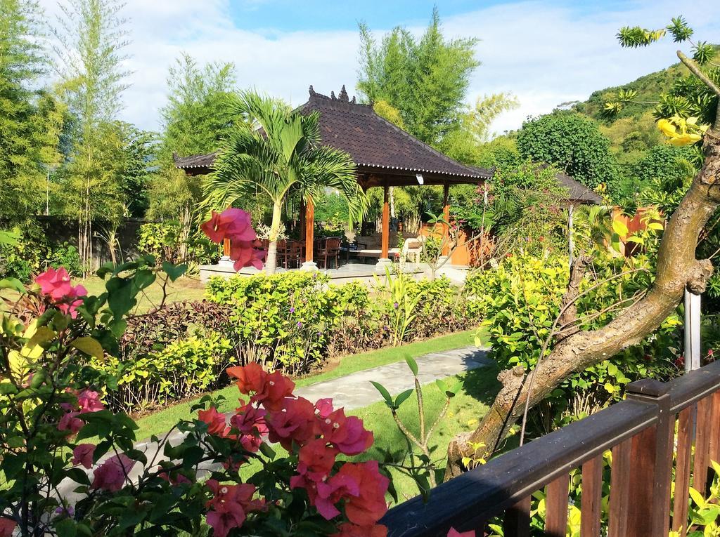 Taman Dewi Sri Villa Et Bungalow Пемутеран Экстерьер фото