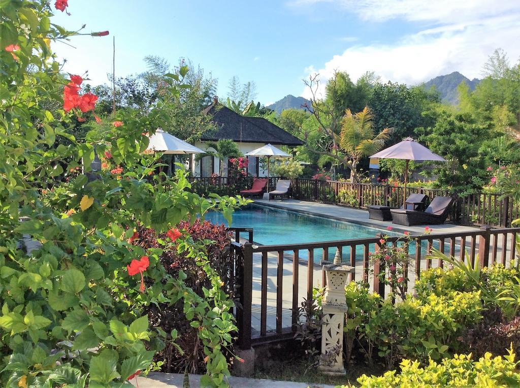 Taman Dewi Sri Villa Et Bungalow Пемутеран Экстерьер фото