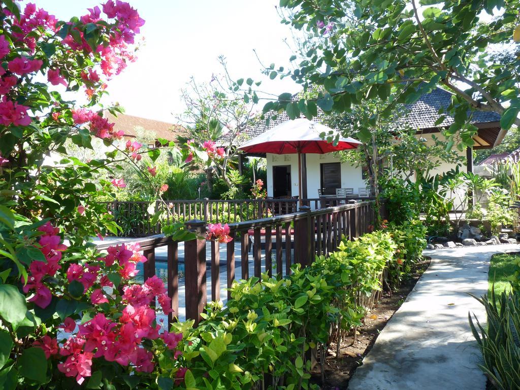 Taman Dewi Sri Villa Et Bungalow Пемутеран Экстерьер фото