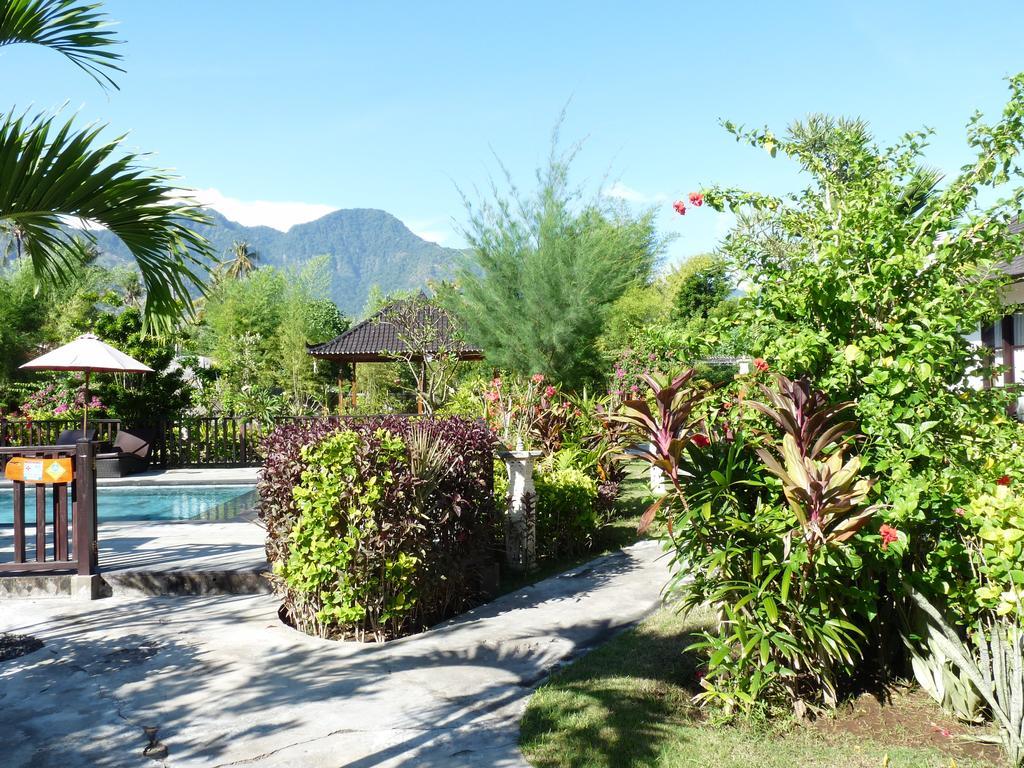 Taman Dewi Sri Villa Et Bungalow Пемутеран Экстерьер фото