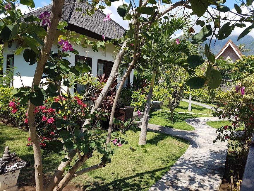 Taman Dewi Sri Villa Et Bungalow Пемутеран Экстерьер фото